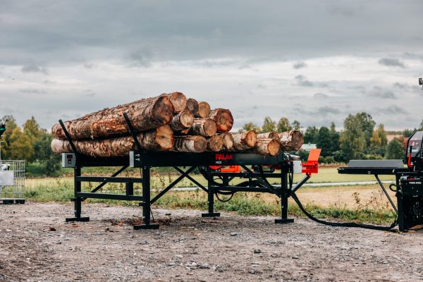 palax-midi-log-table-001 Palax Firewood Processor - Palax Midi Deck