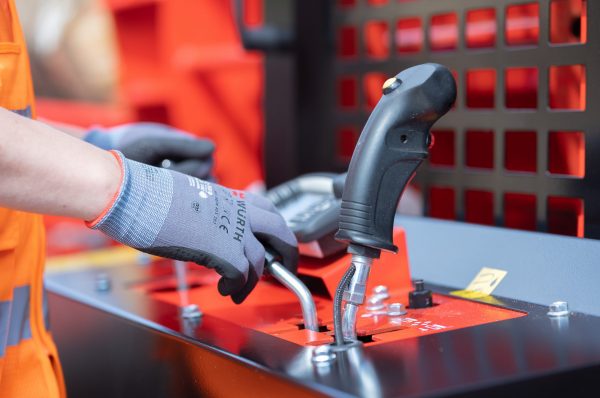 x-firewood-factory-controls-05 Palax Firewood Processor - Firewood Factory