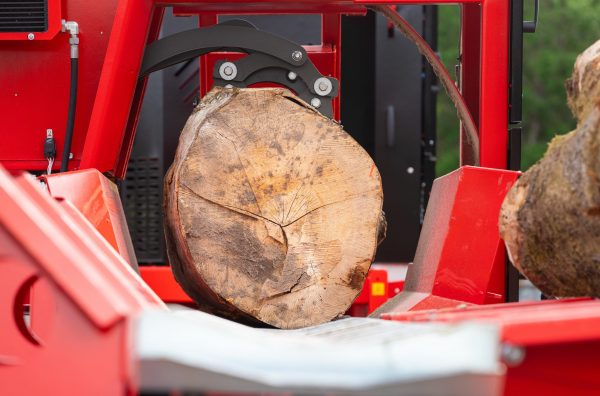 x-firewood-factory-log-moving-into-s90-saw-machine Palax Firewood Processor - Firewood Factory